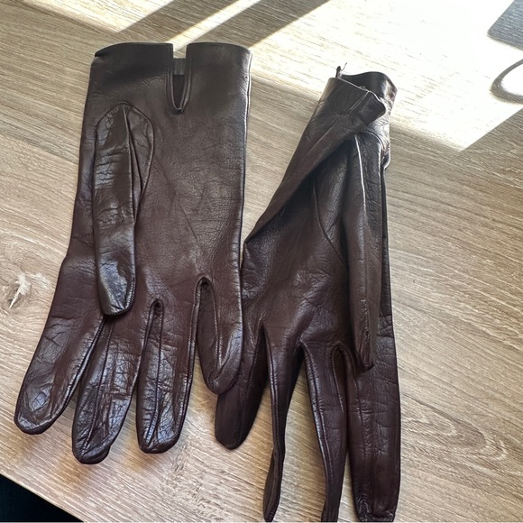 Vintage Brown Leather Gloves - Picture 2 of 4